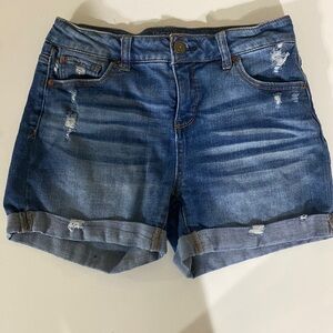 Time and Tru 6 Shorts